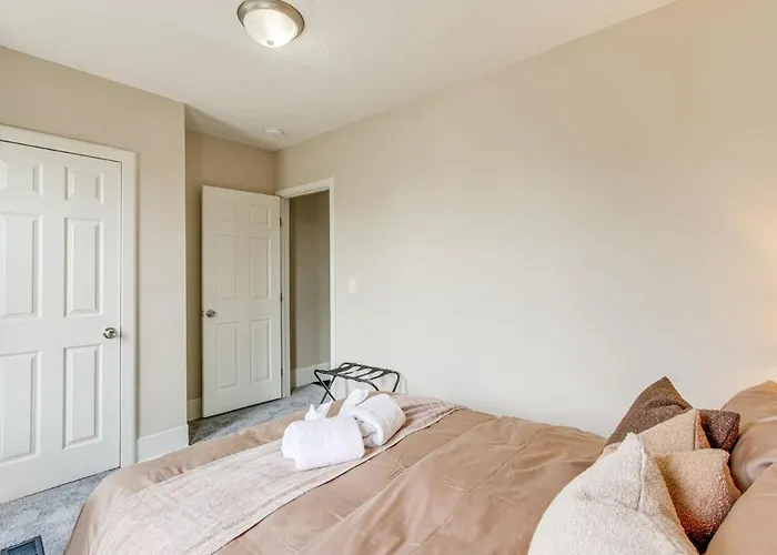 Southern Orchards Zen- 1 Gig Wifi, Full Kitchen, Quiet *
