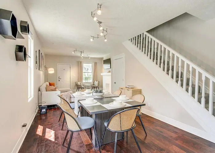 Southern Orchards Zen- 1 Gig Wifi, Full Kitchen, Quiet *