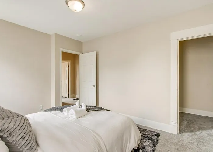Southern Orchards Zen- 1 Gig Wifi, Full Kitchen, Quiet Holiday home *